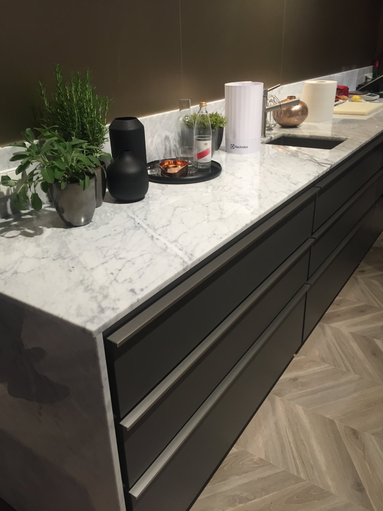 Picking marble countertop