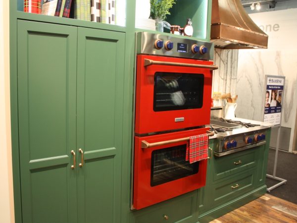 9 Outdated Kitchen Cabinet Styles to Avoid and New Options to Consider